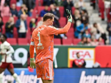 Neuerjeva napaka za zgodovinsko hiter gol Augsburga, Freiburg na vrh lige