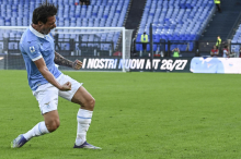 Lazio se je na vrhu Serie A izenačil z Interjem