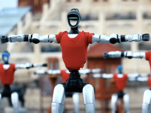 Stroški najema humanoidnih robotov vse nižji