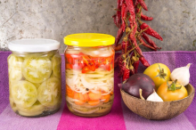 Ajvar i kiseli kupus više nisu jedini hit! Ljudi prave zimnicu od kivija i banana, a neke kombinacije zvuče potpuno neverovatno