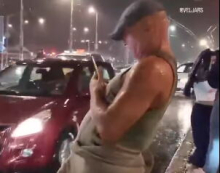 SIMPATIZER TZV. STUDENTSKE LISTE PIJAN NA ULICI: Srđan Cvetković usnimljen u neobičnim pozama (VIDEO)