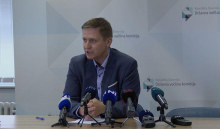 Zorčič: Visoka udeležba na referendumih, zato na nekaterih voliščih tudi daljše vrste