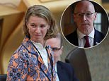 John Swinney urged to give minister's plans for £11k artist the brush off