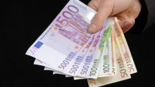RAZVEDENIM OČEVIMA 500 EVRA MESEČNO: Odluka vlade u Rimu za one koji su ostavili stan bivšoj supruzi - za 24 sata čak 13.000 pr