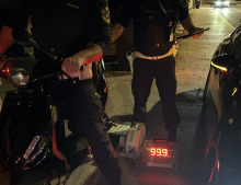 Pri predelanem mopedu na valjih izmerili hitrost 99,9 kilometra na uro