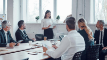 Bo UI odžrla delo svetovalcem? Accenture stavi na nasprotno