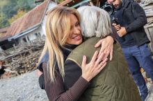 Milica Đurđević Stamenkovski posetila baku Zoricu u selu Đurinci: Briga o ljudima ne poznaje udaljenost, ministarstvo nije samo adresa u Nemanjinoj