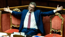 Manovra, ok allo scostamento. Giorgetti avverte i partiti: “Vedo nuvoloni all’orizzonte”