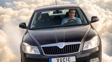 VIDEO TikToker koji želi postati premijer: Vučić objavio snimku na kojoj vozi auto u oblacima...