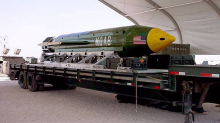 Amerika razmišlja o bacanju 'majke svih bombi' na Iran