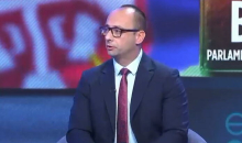 PREDSTAVLJAJU SE KAO PATRIOTE, A SARAĐIVALI BI SA STUDENTSKOM LISTOM KOJU PODRŽAVA KURTI: Igor Simić odbrusio Stankoviću: Zašto se plašite da napadnete Kurtija?
