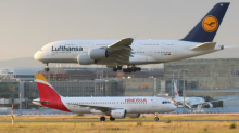 Carburante, allarme a Francoforte. Lufthansa ai piloti: rifornitevi in altri aeroporti