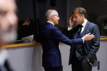 Pogajanja o evropskem proračunu v naglici in strahu pred rezi Marine Le Pen