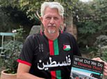 Councillor sparks anti-Semitism row by wearing Palestine football shirt in front of two Jewish colleagues at official meeting