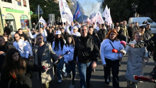 VIŠE OD 100 000 LjUDI UZ VUČIĆA NA SKUPU U NOVOM SADU! Ujedinjena Srbija do pobede - reke ljudi i dalje se slivaju, ljudi samo pristižu