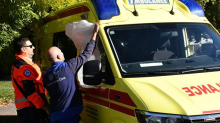 FOTO Ovo je propucano vozilo saniteta. Tehničar pogođen u šaku: 'Ovo još nismo imali'