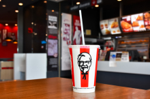 KFC im nakon 40 godina okreće leđa: Zamenili ih Koka-kolom