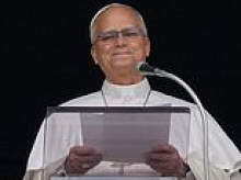 Pope Leo is cheered by thousands of people in St Peter's Square as he leads prayer service after lung cancer surgery