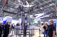 Ovo još niste videli: Kinezi napravili robota teškog 1,2 tone – menja ljude na terenu VIDEO