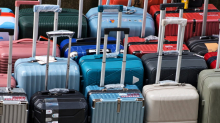 Viaggio di nozze senza valigie per 4 giorni: la compagnia aerea risarcisce il pregiudizio agli sposi