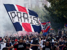 Poslastica v nemirnem Parizu, Slovenci na vročih gostovanjih. Afera pri praški Slavii.