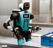 Robot, ki po 9 minutah polnjenja dela uro in pol