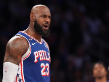 LeBron James izgubil živce in navijača zasul s kletvicami #video