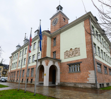 Zunanje ministrstvo Slovencem v Franciji in Milanu svetuje previdnost