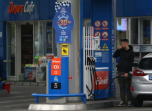Ruski in madžarski lastniki podpisali pogodbo o prodaji NIS-a