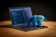 Kaj je PHP in zakaj poganja velik del spleta