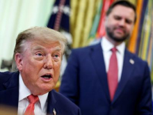 Trump nad Jamesa zaradi domnevnega nespoštovanja himne