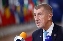 Češki koalicijski poslanci skozi prvo sito spravili ukinitev plačevanja prispevka za javne medije