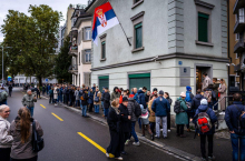Do 16. ure glasovala že več kot polovica volilnih upravičencev. Opozorila o nepravilnostih.