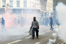 Senat sprejel zakon, po katerem bi protestniki morali plačati škodo zaradi vandalizma
