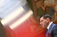Je Stevanović svojo funkcijo izkoristil za pridobitev donatorja za gradnjo pravoslavne cerkve?