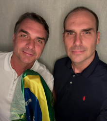 Flavio Bolsonaro trdi, da ni pobegnil iz domovine in da je on pravi zmagovalec volitev
