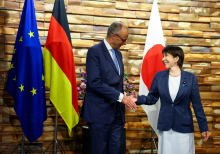 Nemški kancler Merz na azijski turneji išče nove zaveznike