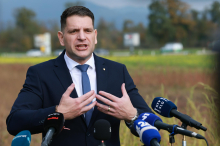 Stevanović: Ne vem, česa me obtožujete. Rakovec: Nobena lokacija ni bila obljubljena za cerkev.